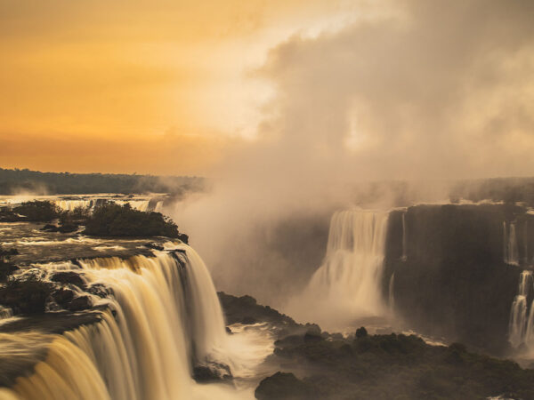 Amanhecer nas Cataratas (Cataratas Brasil)